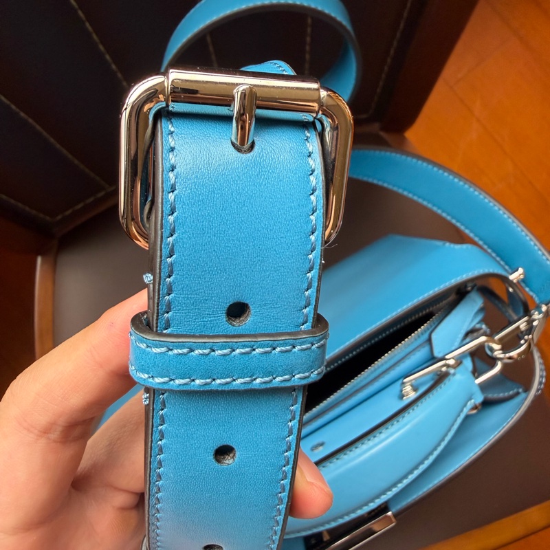Fendi 經典 Peekaboo ISeeU-17