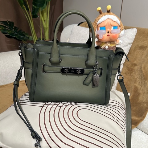 Coach swagger 27 leather calfskin