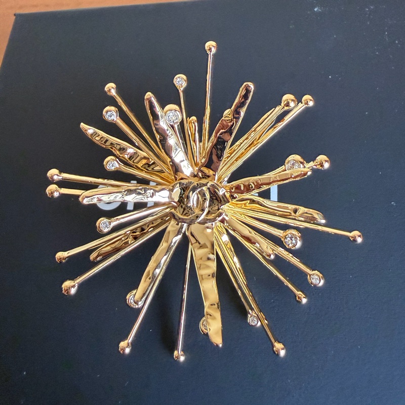 CHANEL 經典水晶胸針-0