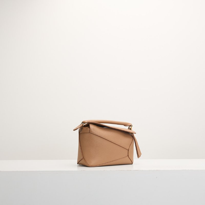 二手Loewe mini puzzle edge 太妃糖-1