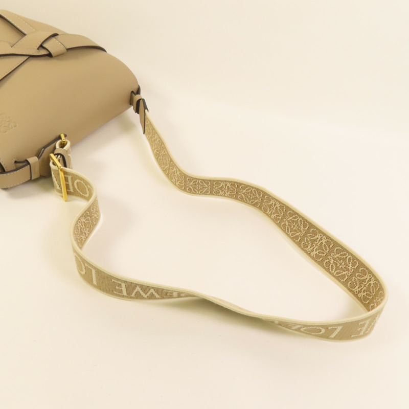 LOEWE 牛皮皮革Small Gate Bag金扣肩背袋-4
