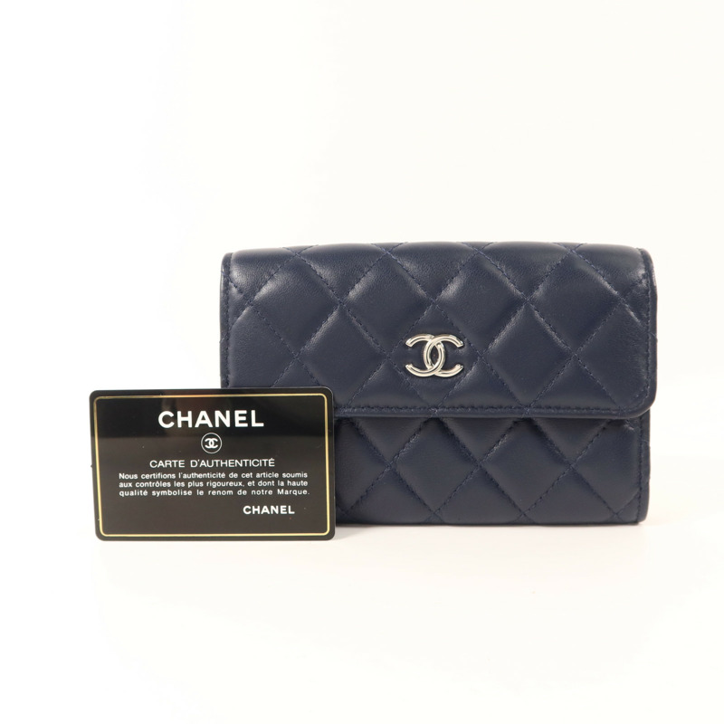 CHANEL 羊皮皮革Bifold Wallet銀扣錢包-9