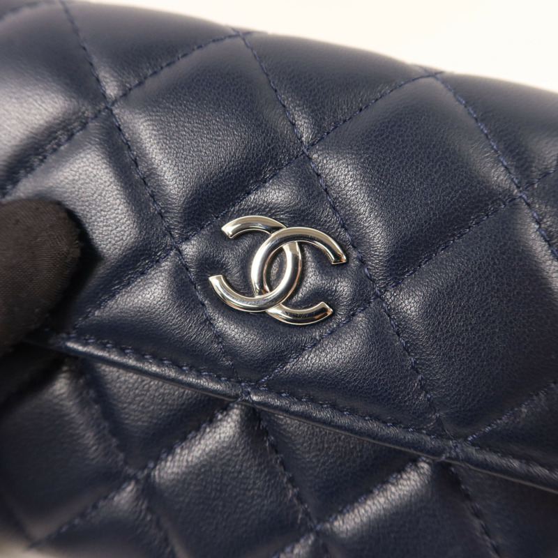 CHANEL 羊皮皮革Bifold Wallet銀扣錢包-10