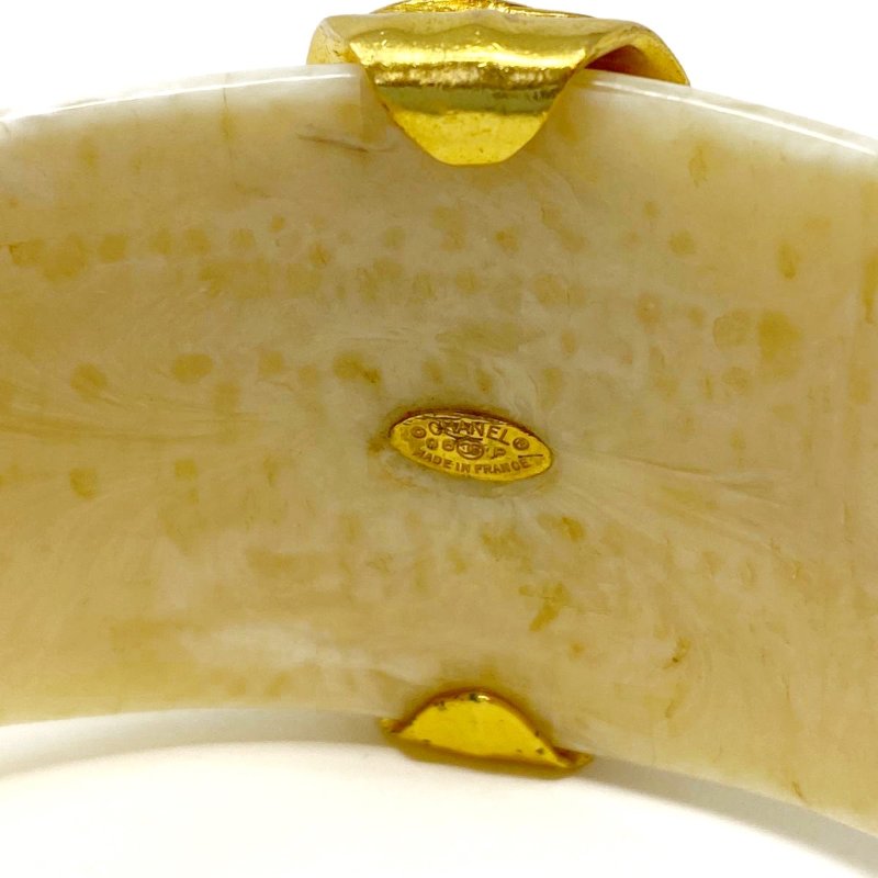 Chanel 香奈兒 復古 白色 樹脂 闊手鐲 Cuff 金色 雙C CC Logo 1998年-3