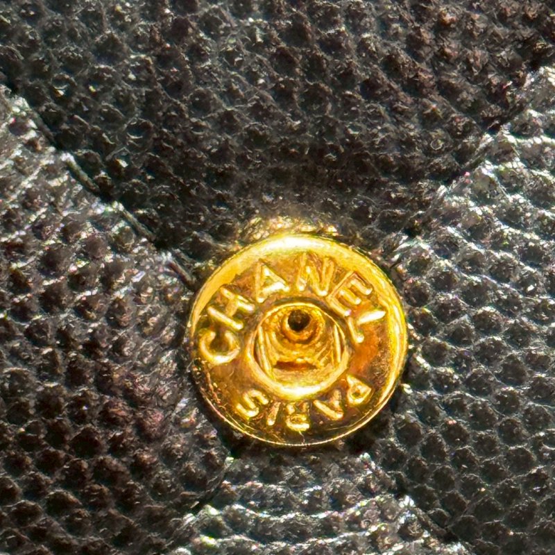 CHANEL BOY 經典菱格紋魚子醬牛黑金長夾-16