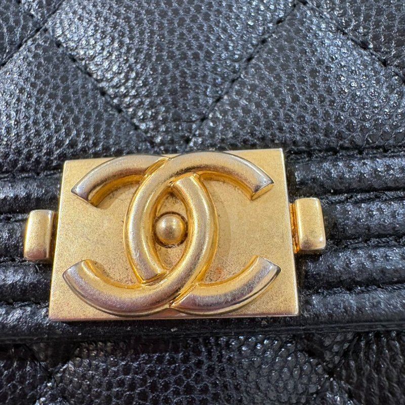 CHANEL BOY 經典菱格紋魚子醬牛黑金長夾-25