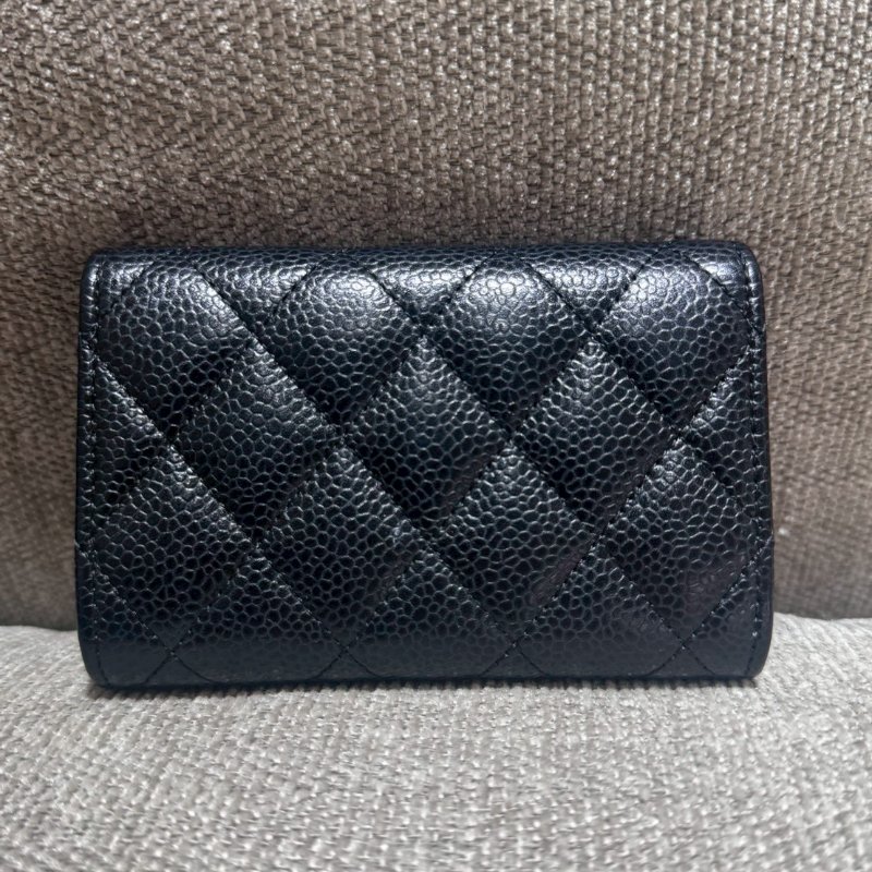 CHANEL 魚子醬牛皮黑金卡片夾-1