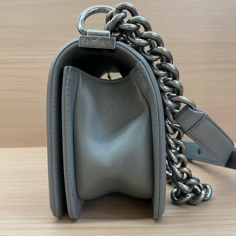 Chanel|香奈儿 灰色V纹Leboy 光面牛皮-3