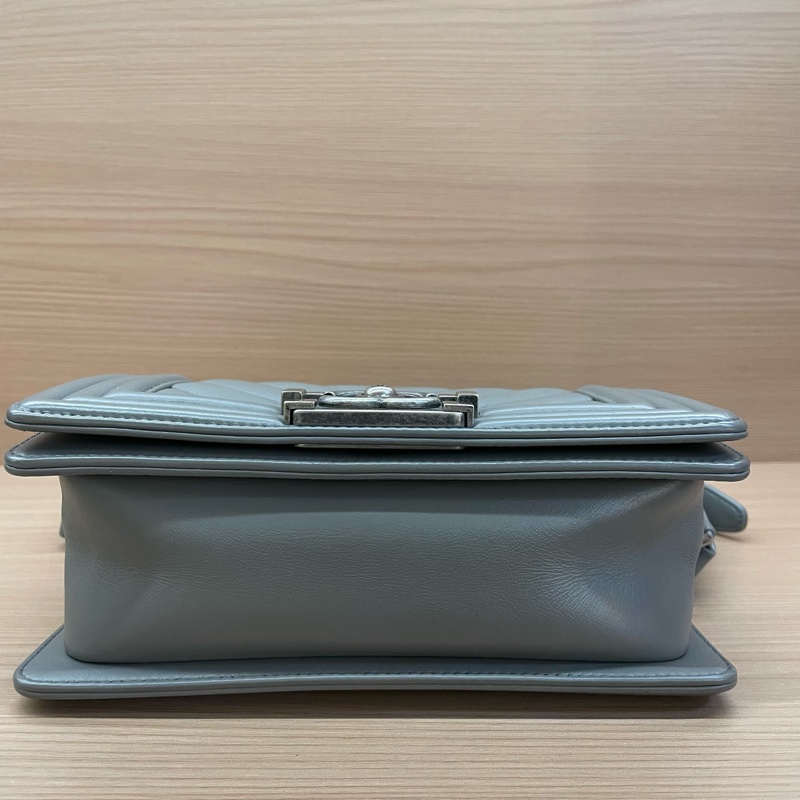 Chanel|香奈儿 灰色V纹Leboy 光面牛皮-4