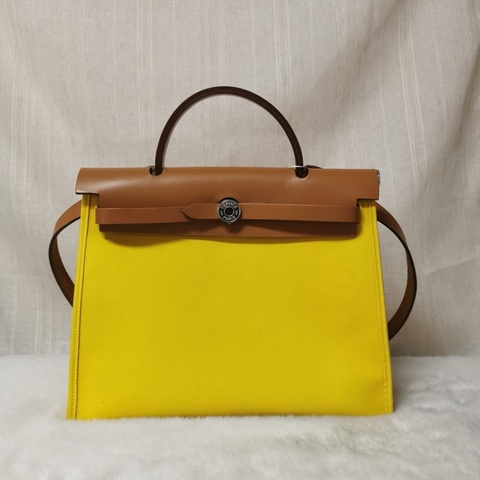 Hermes 愛馬仕 herbag31檸檬黃銀扣 鎖和鑰匙齊全。