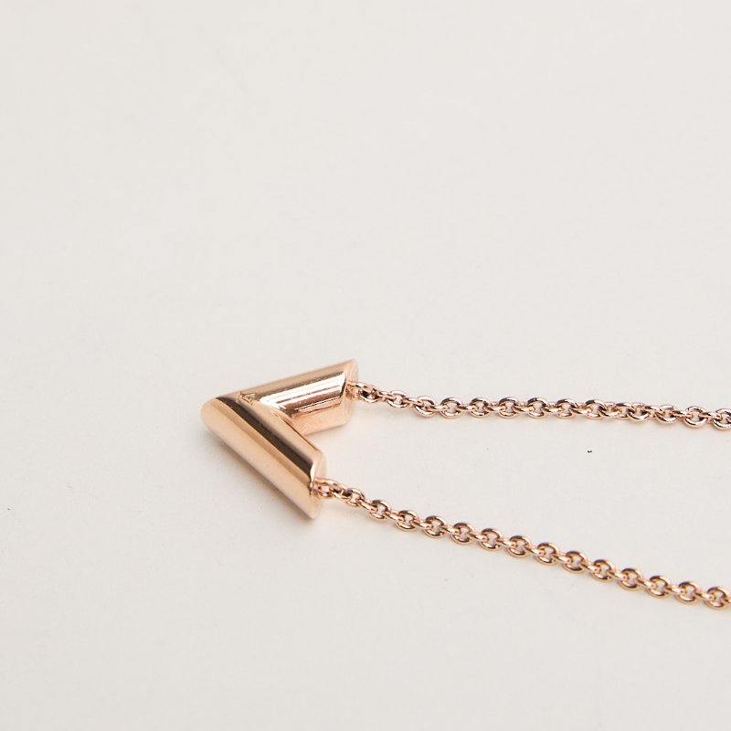 二手Lv Essential V字項鍊 玫瑰金-6