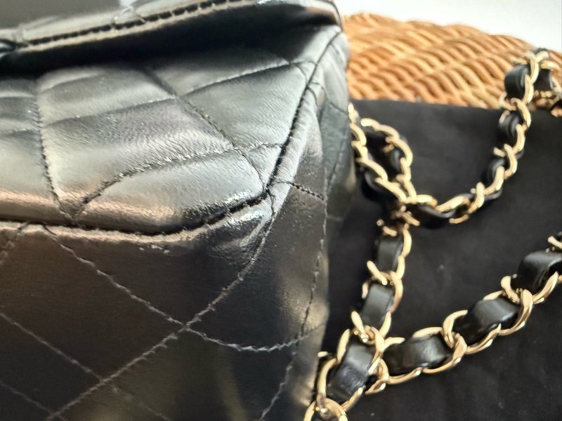 二手CHANEL黑色小羊皮菱格紋淡金扣20cm Mini COCO口蓋包A69900-7