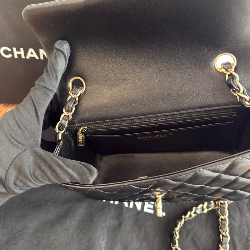 二手CHANEL黑色小羊皮菱格紋淡金扣20cm Mini COCO口蓋包A69900-13