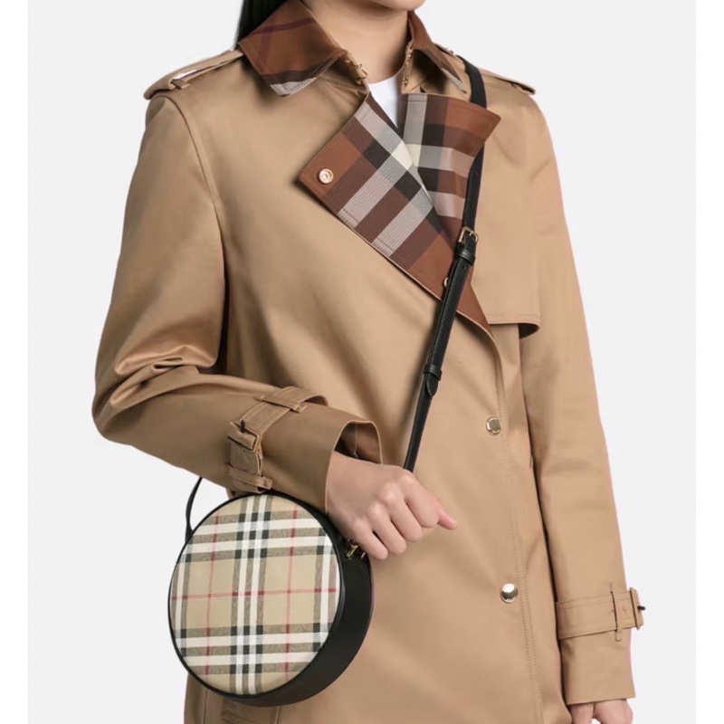 Burberry 經典格紋斜背圓餅包.黑邊-0