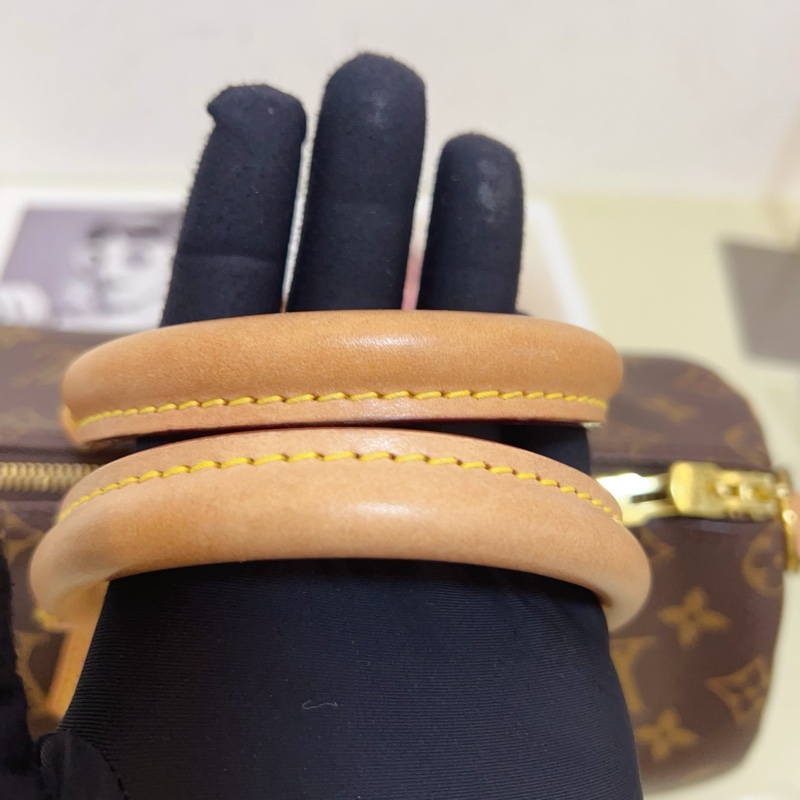 LV 路易威登 speedy25 波士頓枕頭包-7