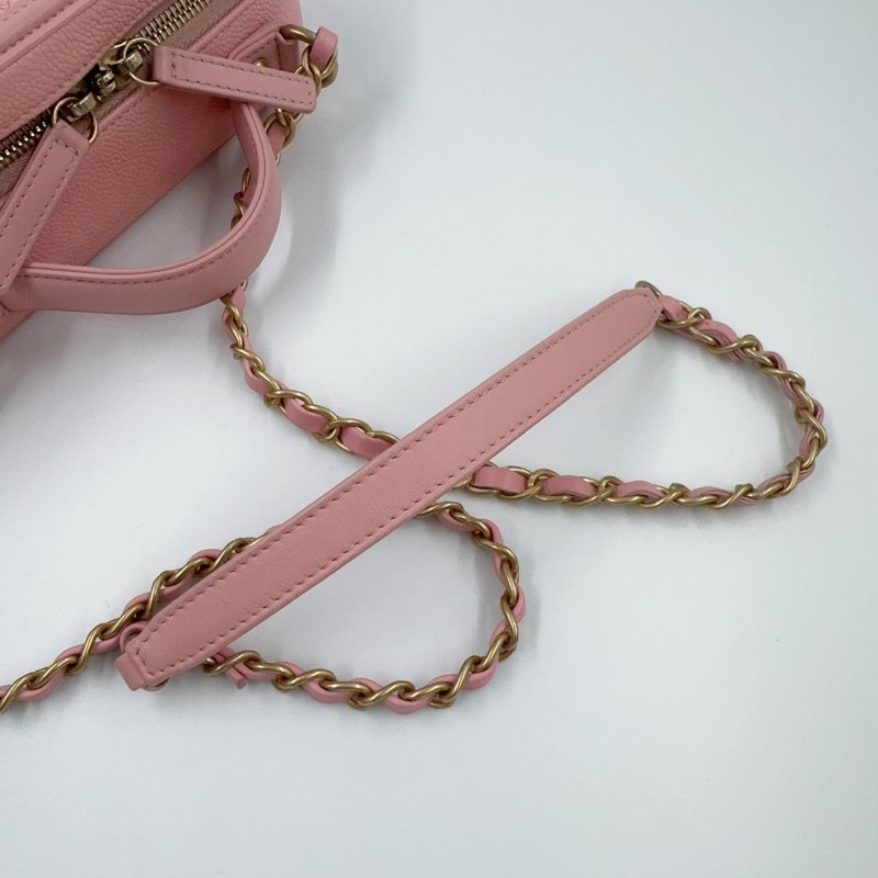 CHANEL水蜜桃粉金釦VANITY CASE中號化妝箱包A93343-23