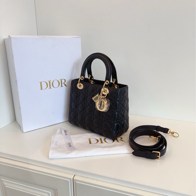 【98新帶膜🆕】Dior lady dior 中號 黑金 羊皮 五格戴妃包-3