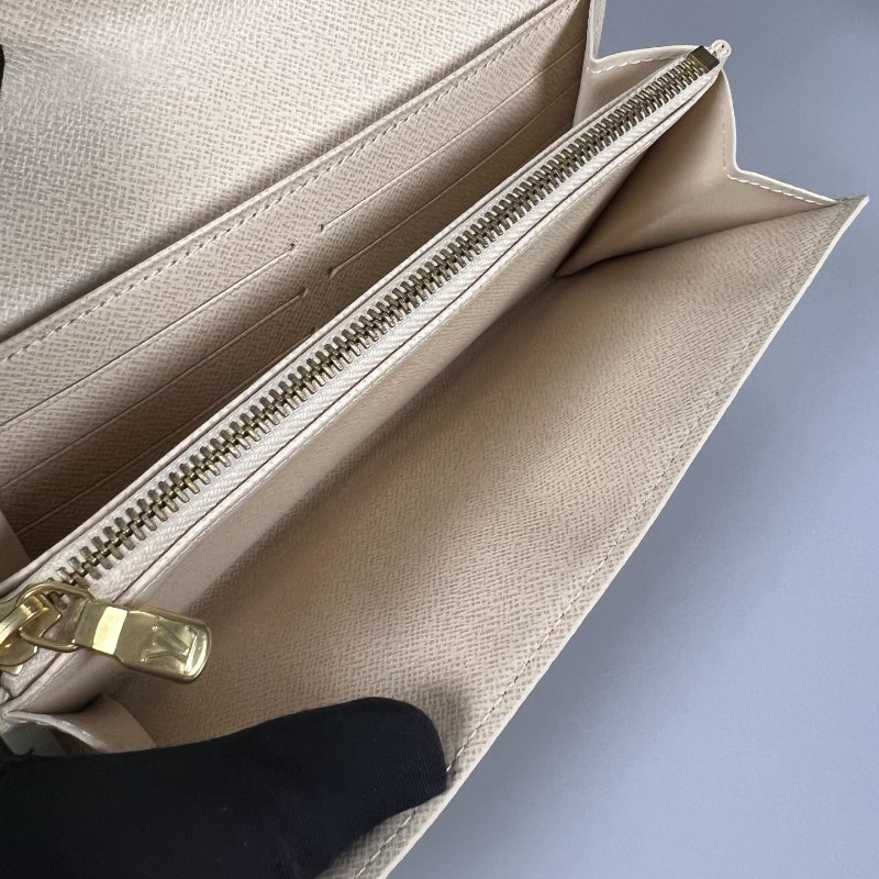 LV N61735 白棋盤格紋長夾-5