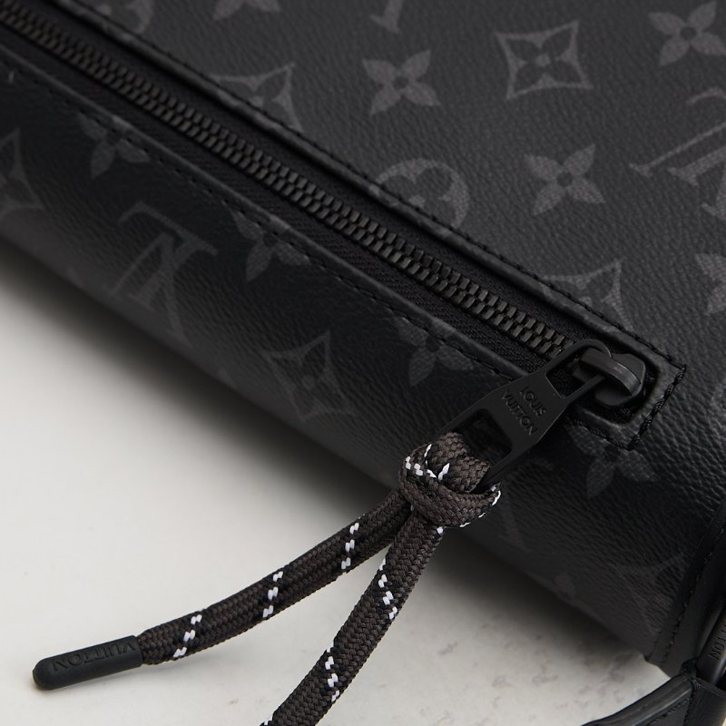 二手Lv Pulse M12681黑武士郵差包/晶片款-6