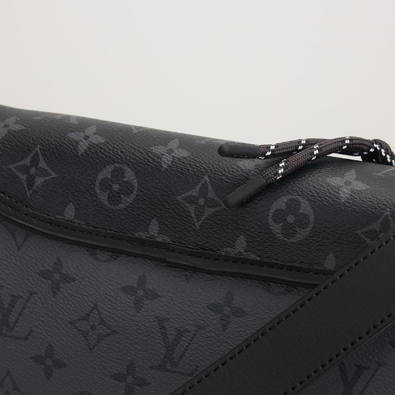 二手Lv Pulse M12681黑武士郵差包/晶片款-16