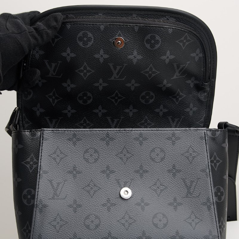 二手Lv Pulse M12681黑武士郵差包/晶片款-20