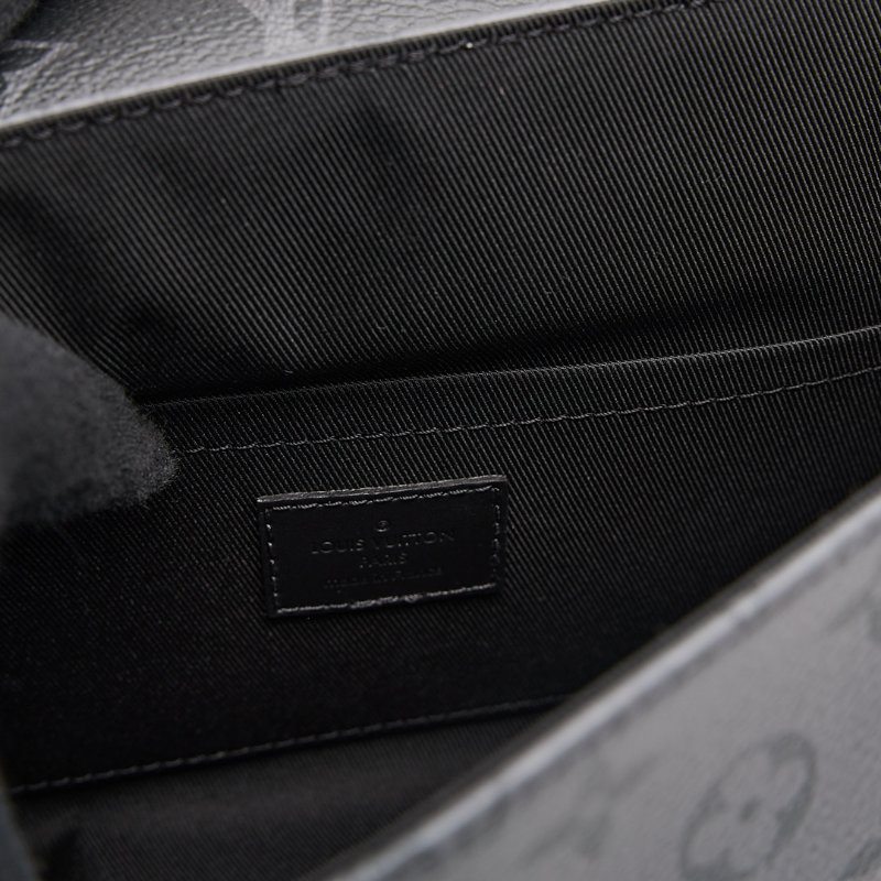 二手Lv Pulse M12681黑武士郵差包/晶片款-23