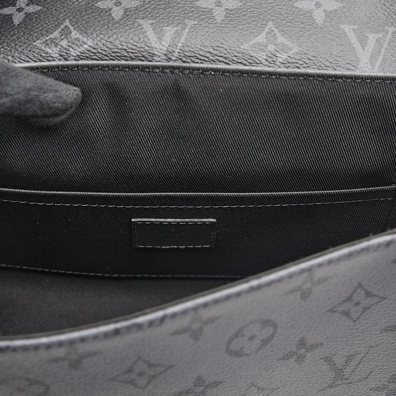 二手Lv Pulse M12681黑武士郵差包/晶片款-24