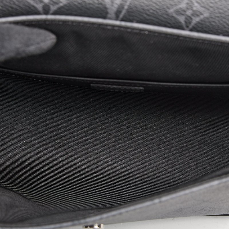 二手Lv Pulse M12681黑武士郵差包/晶片款-25