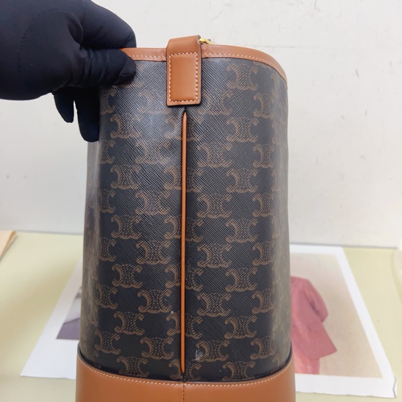 閒置CELINE賽琳 Triomphe 經典凱旋門滿印老花水桶包-2