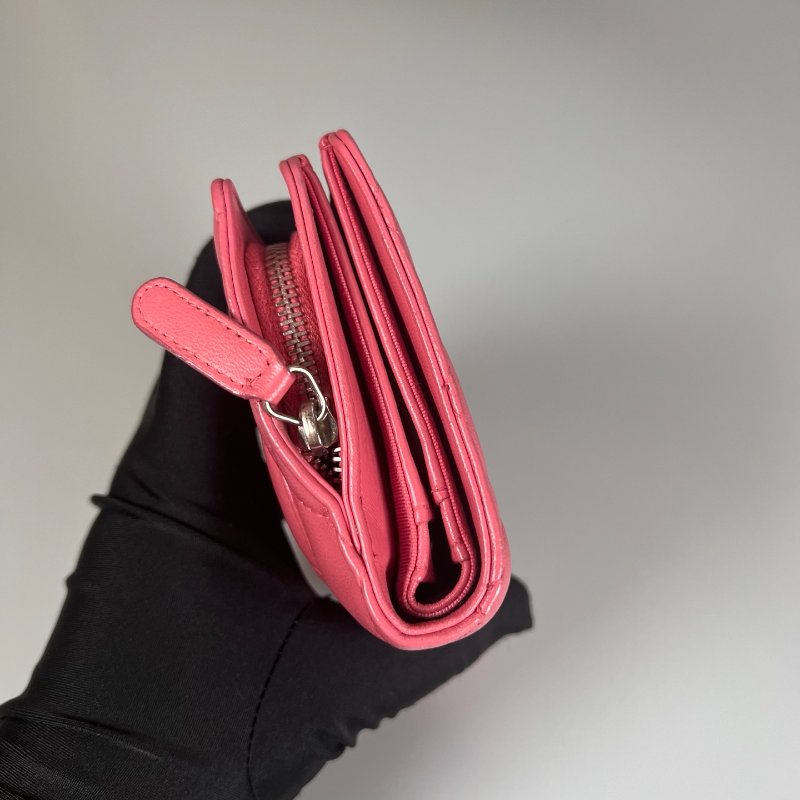 CHANEL 對開短夾羊皮粉 保卡款16開-2