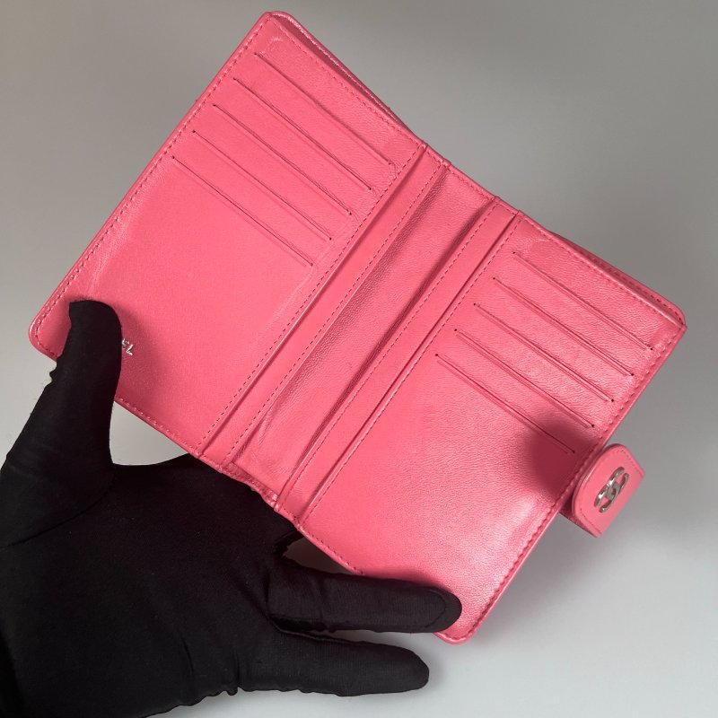 CHANEL 對開短夾羊皮粉 保卡款16開-4