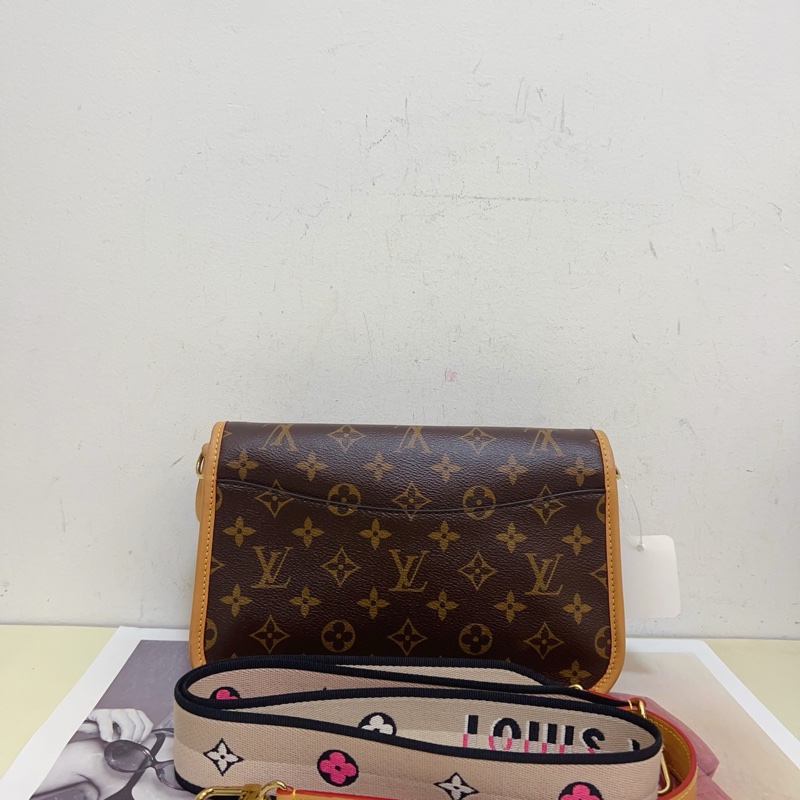 99新，路易威登LV Diane PM經典老花法棍包-1