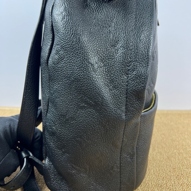 LV黑色全皮壓紋Sorbonne小號背包全皮小書包-4