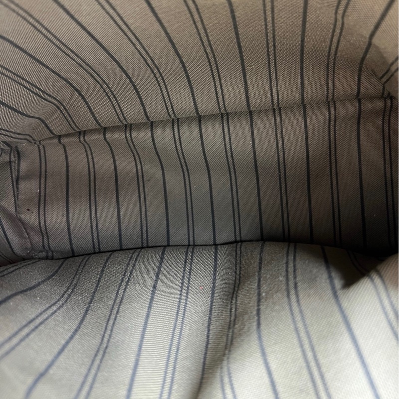 LV黑色全皮壓紋Sorbonne小號背包全皮小書包-5