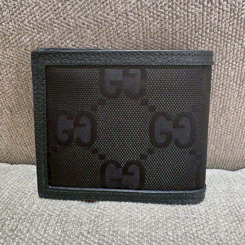 Gucci Off The Grid經典緹花尼龍對開短夾-1