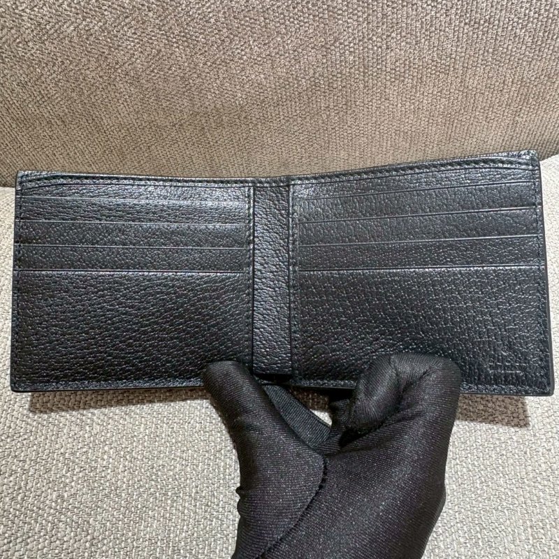 Gucci Off The Grid經典緹花尼龍對開短夾-2