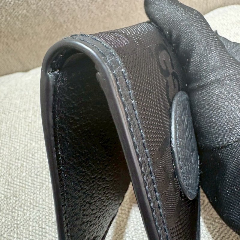 Gucci Off The Grid經典緹花尼龍對開短夾-11