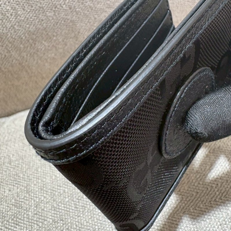 Gucci Off The Grid經典緹花尼龍對開短夾-12