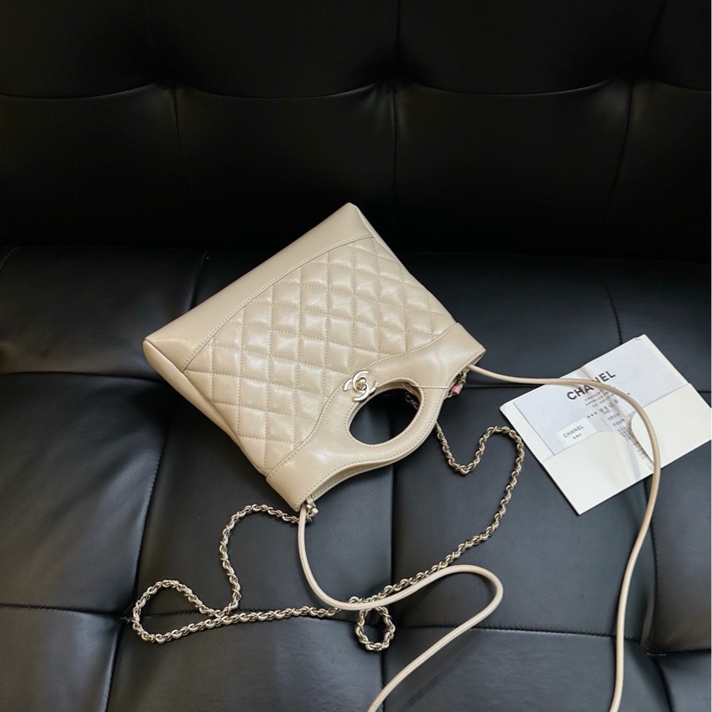 【閒置帶膜🆕】Chanel 25p淺米色金扣31bag mini 斜挎包-3