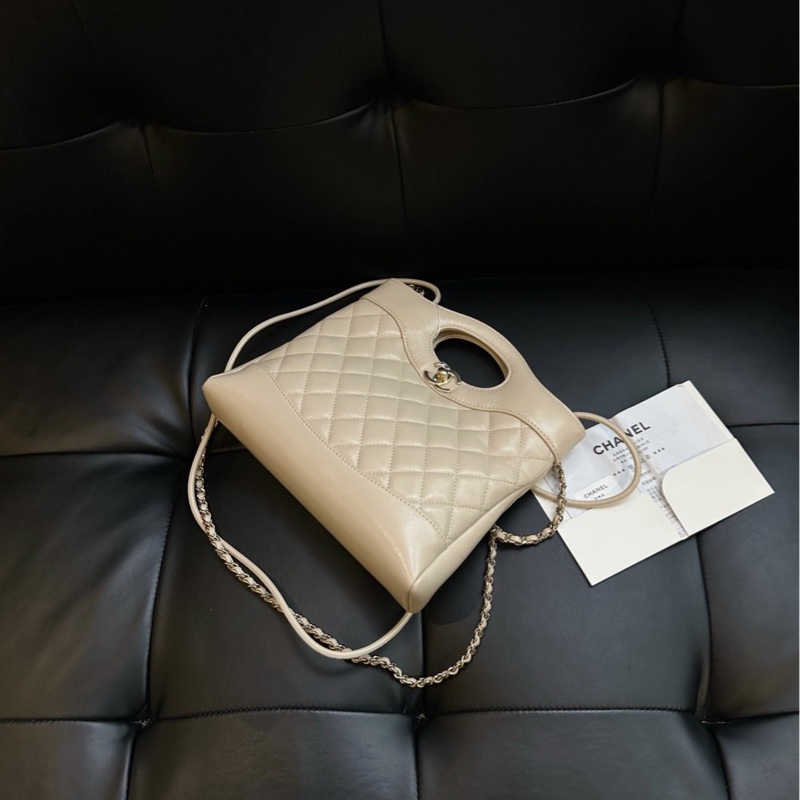 【閒置帶膜🆕】Chanel 25p淺米色金扣31bag mini 斜挎包-4