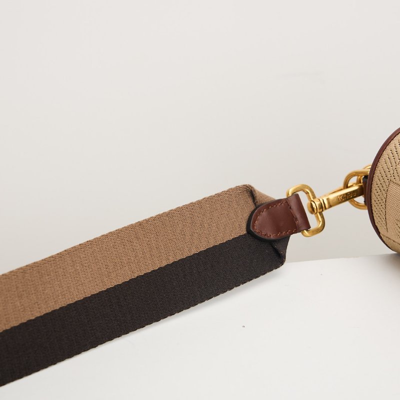 Fendi 中號刺繡法棍包/奶茶棕色-15