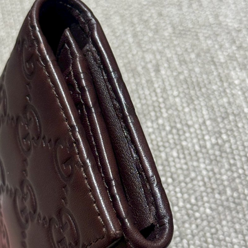 GUCCI GG 壓紋牛皮深棕卡夾包-8