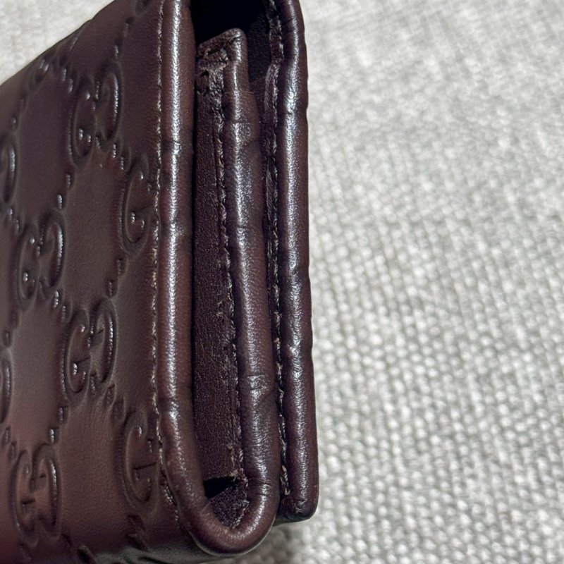 GUCCI GG 壓紋牛皮深棕卡夾包-10