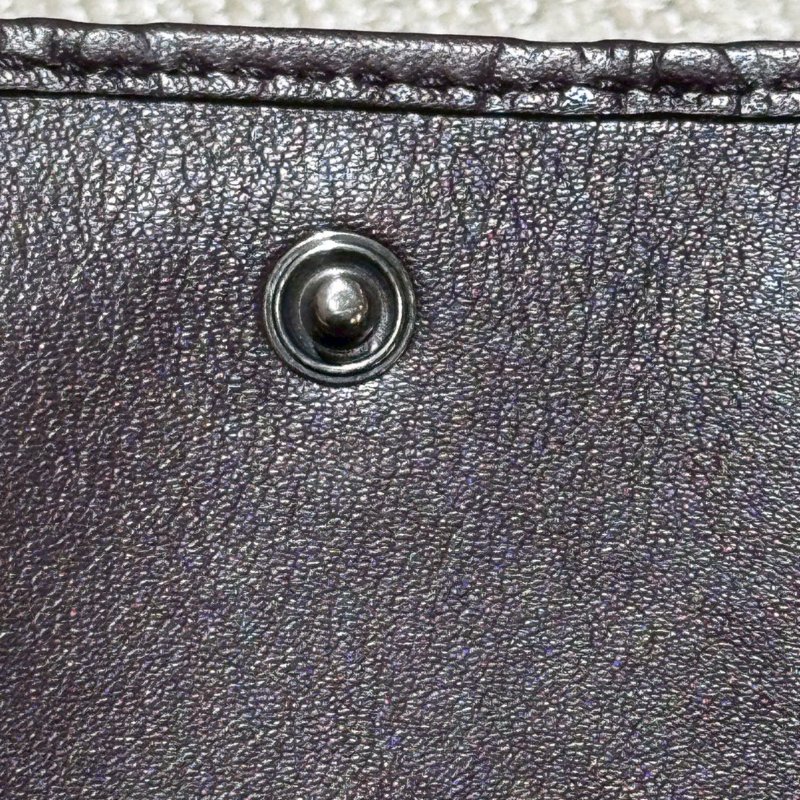 GUCCI GG 壓紋牛皮深棕卡夾包-13