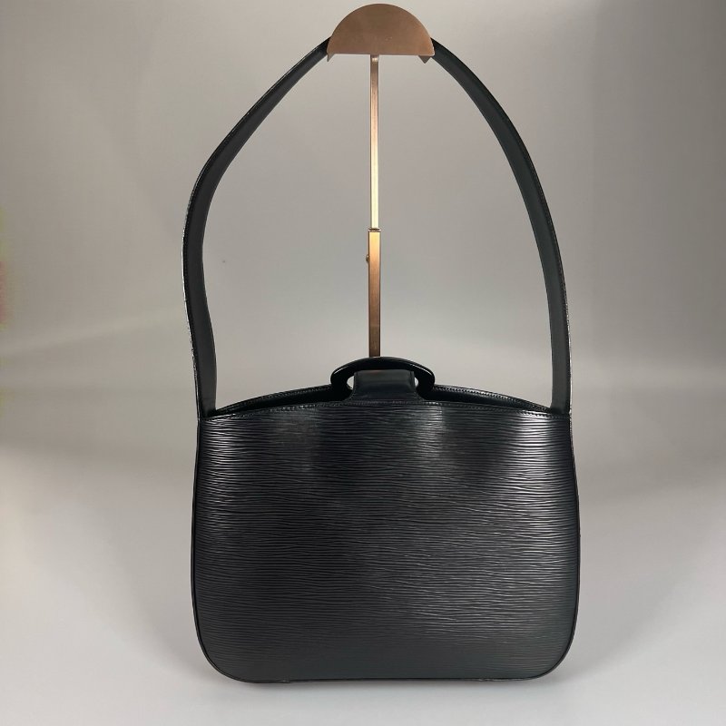 LV M52162 黑水波紋腋下包-1