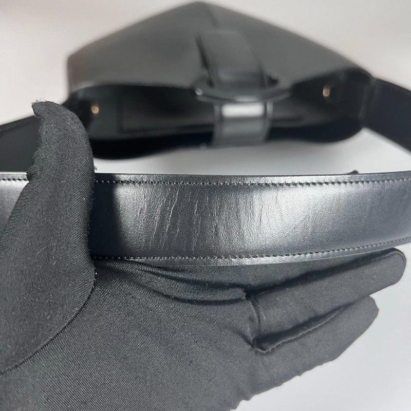 LV M52162 黑水波紋腋下包-9