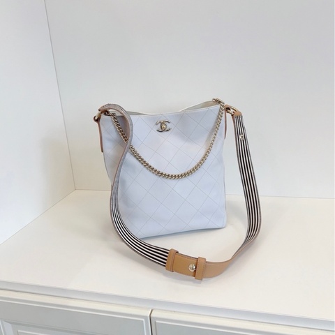 【98新🆕】Chanel 白金牛皮菱格🤍2way嬉皮水桶包 單肩包