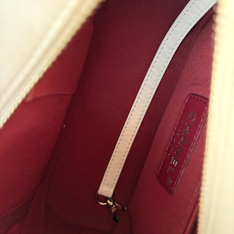 【專櫃正品】Chanel 香奈兒 Gabrielle Hobo 流浪包（小號/全白/金銀三色鍊）附購證-20