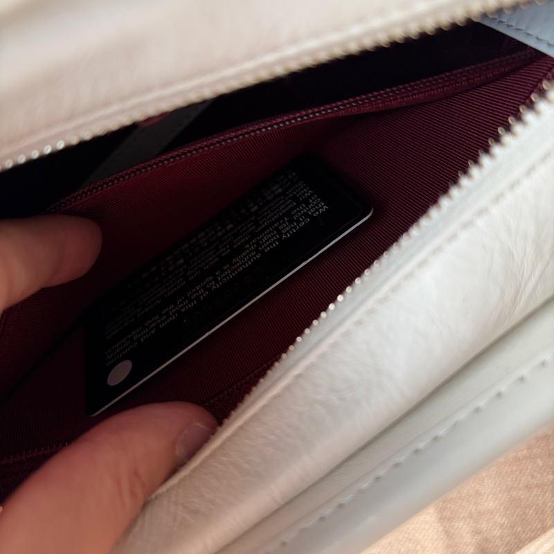 【專櫃正品】Chanel 香奈兒 Gabrielle Hobo 流浪包（小號/全白/金銀三色鍊）附購證-22