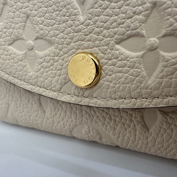 LV 米白牛皮壓紋Risalie 下蓋零錢包-6